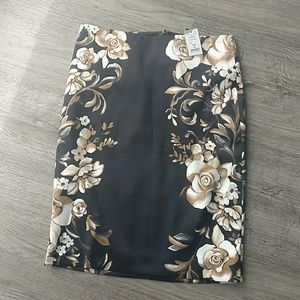NWT WHBM Silky Floral Pencil Skirt Sz 00